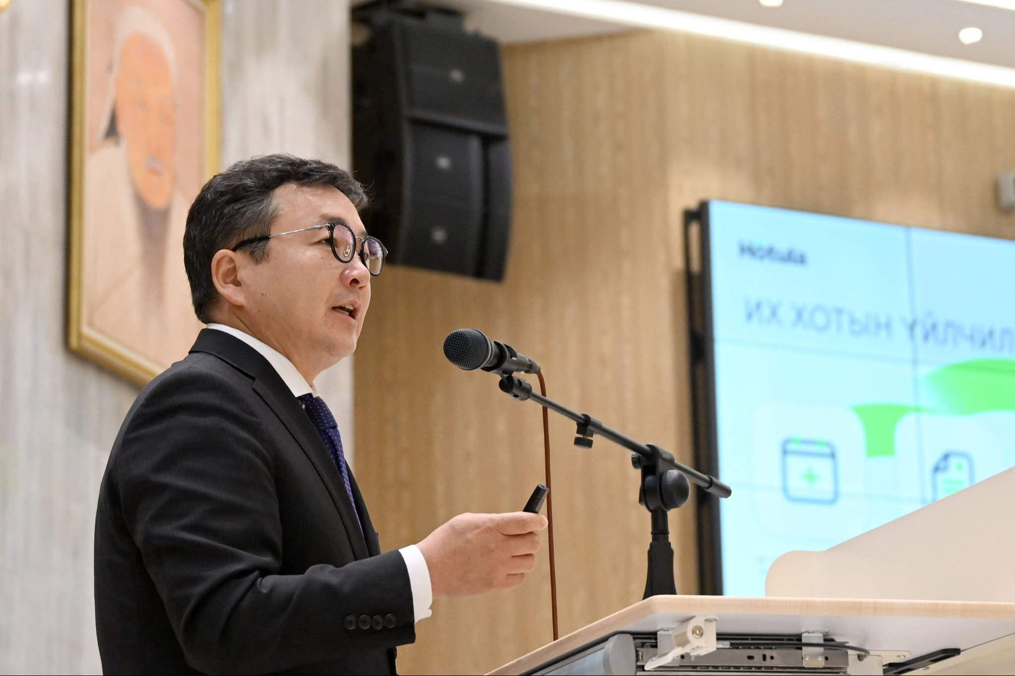 Чингэлтэй дүүргийн 9, 10 дугаар хороонд байрлах 8 цэг дээр 14 албан хаагч 5 сарын хугацаанд угаарын хийн эрсдэлээс урьдчилан сэргийлэх, сайжруулсан шахмал түлш болон түүхий нүүрсний хэрэглээнд хяналт тавин ажиллалаа.